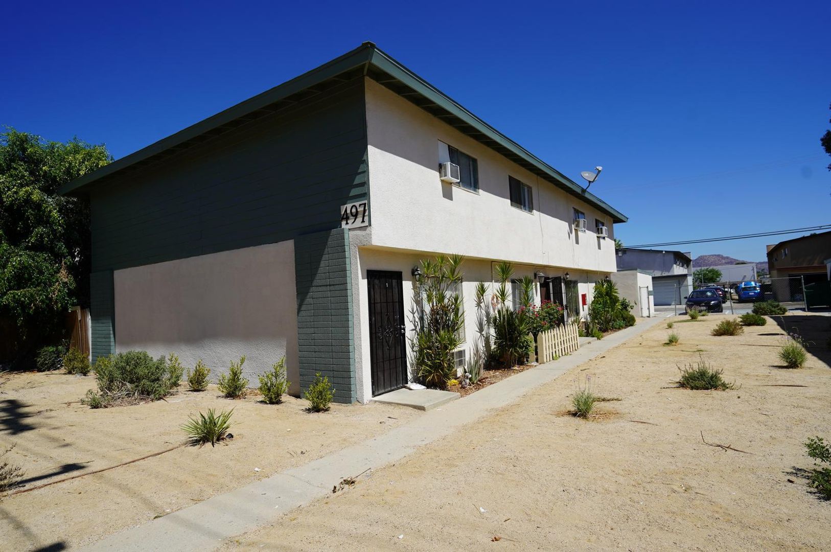 Corona Apartment: 461-587 River Rd