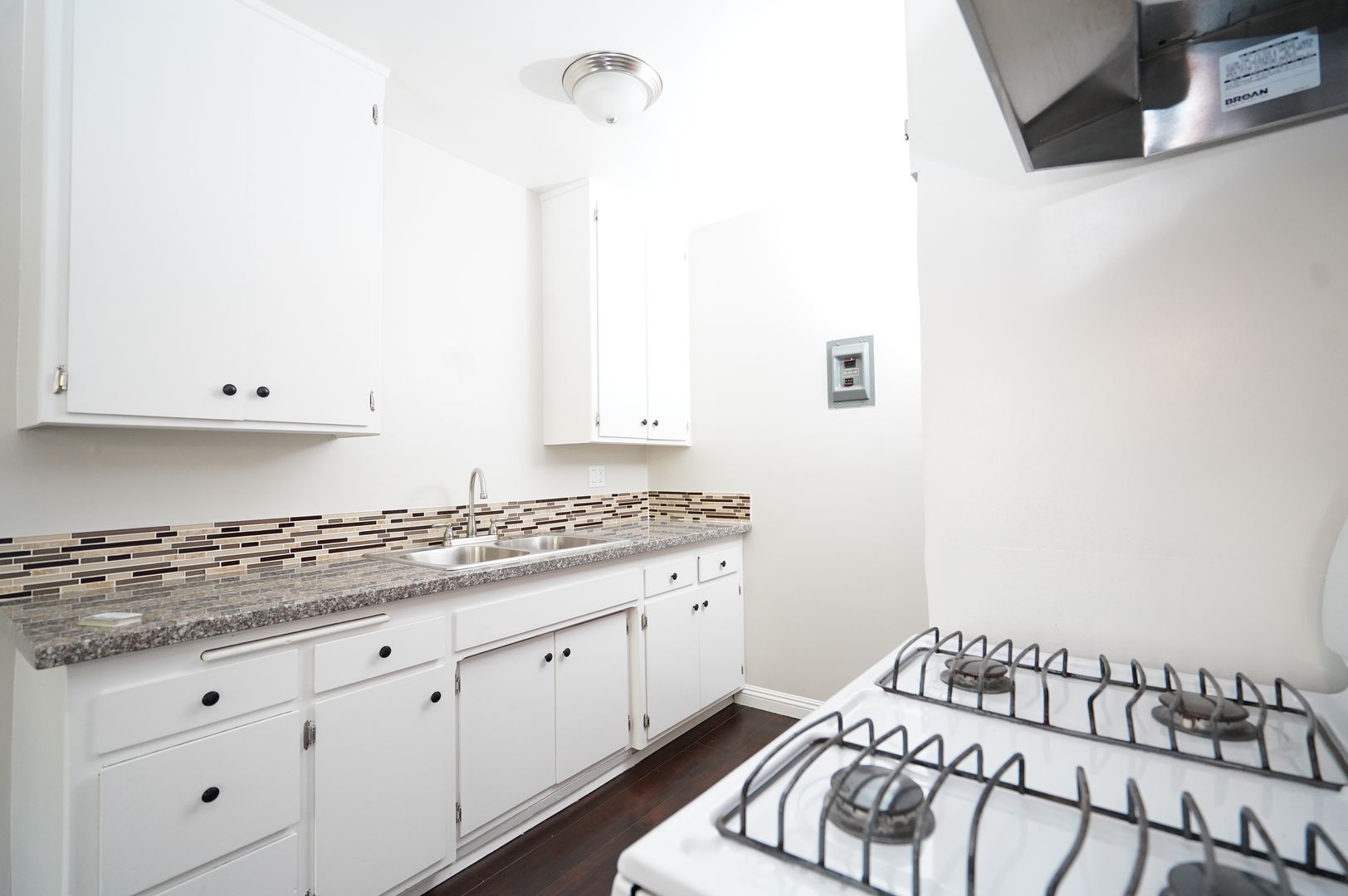 Los Angeles Apartment: 220 N. Avenue 57