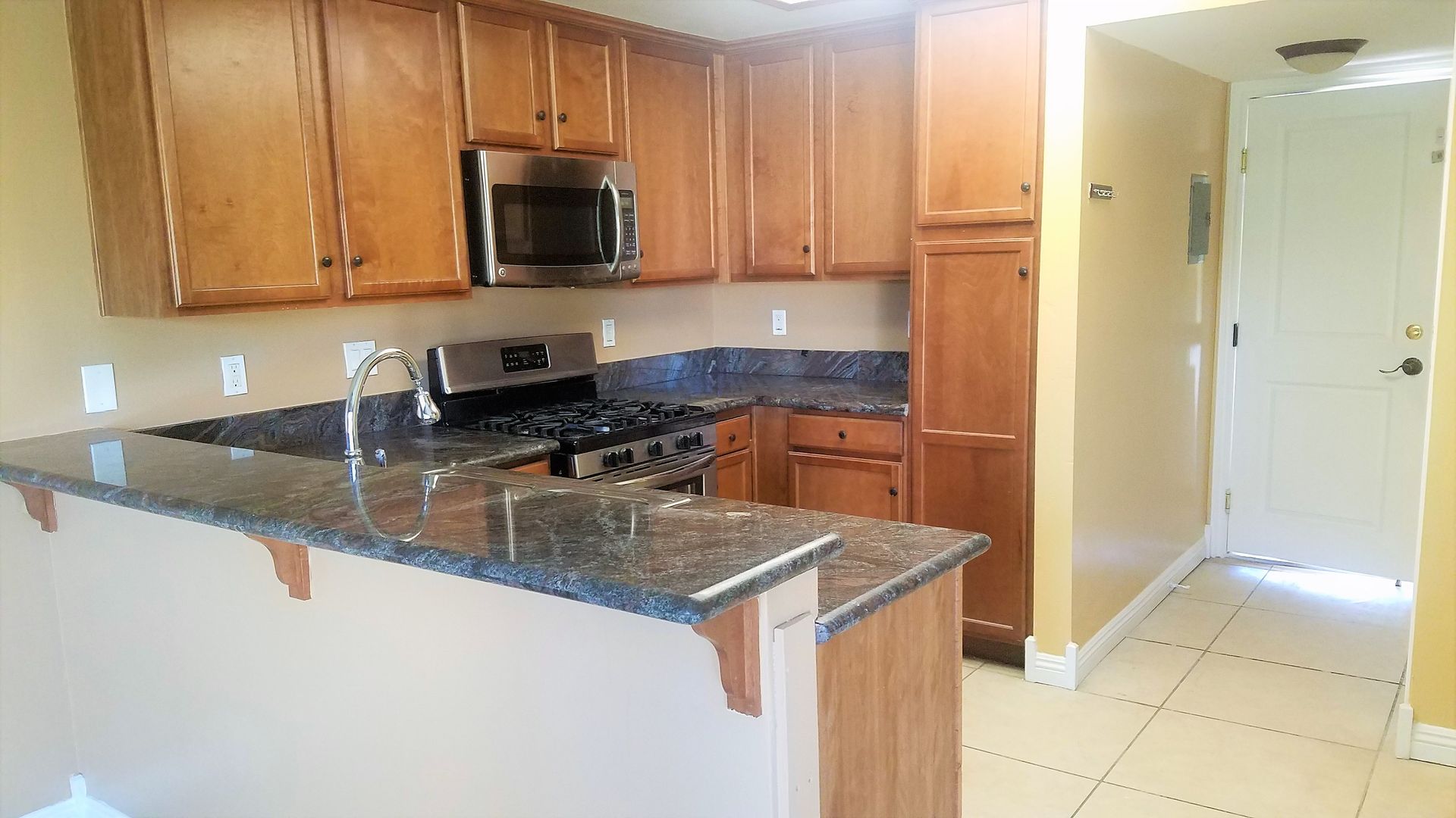 Ontario Apartment: 1112 S. Cypress Ave.