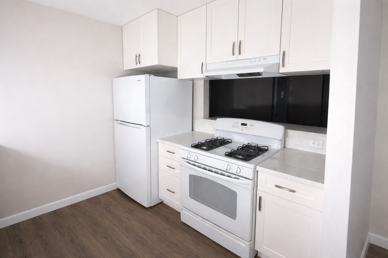 Los Angeles Apartment: 4571 N. Figueroa St.