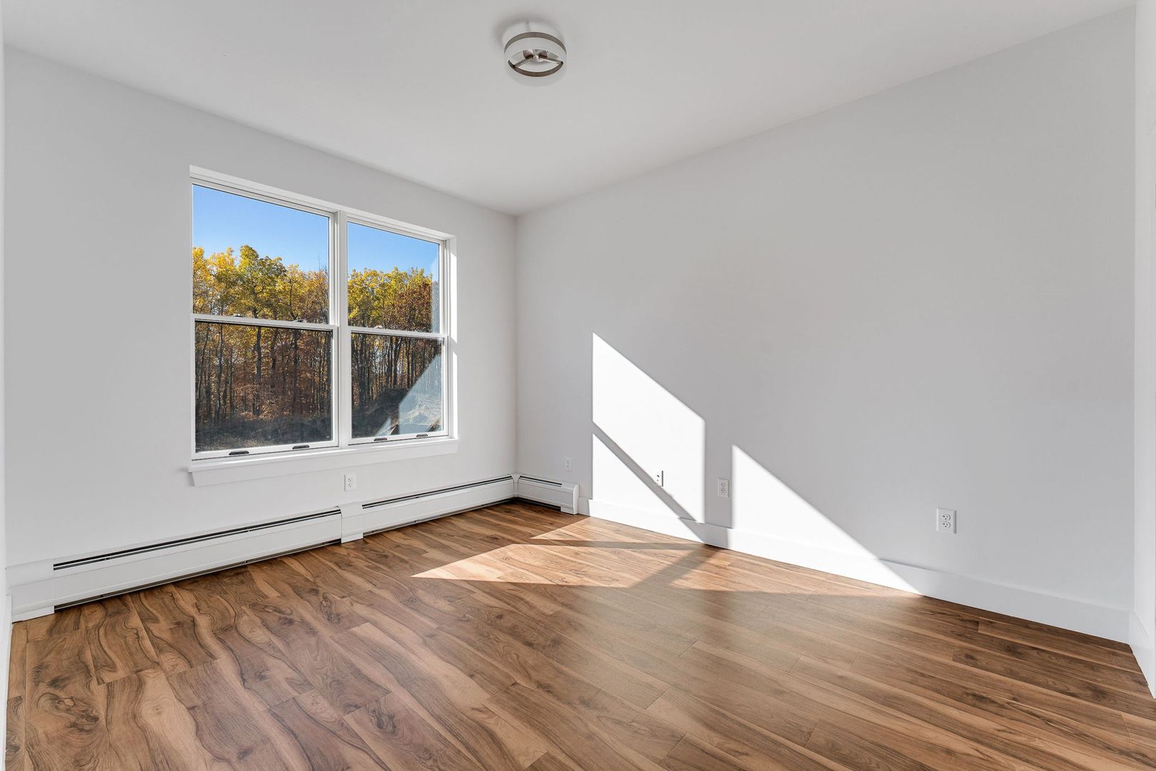 Colchester Apartment: 125 Shea Drive