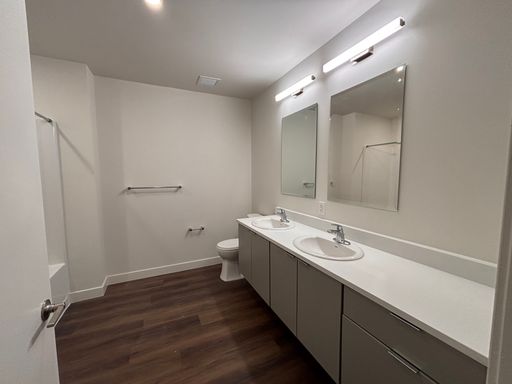 Listing photo thumbnail