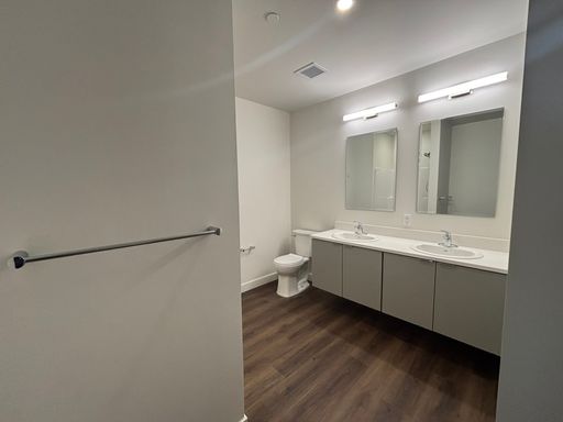 Listing photo thumbnail