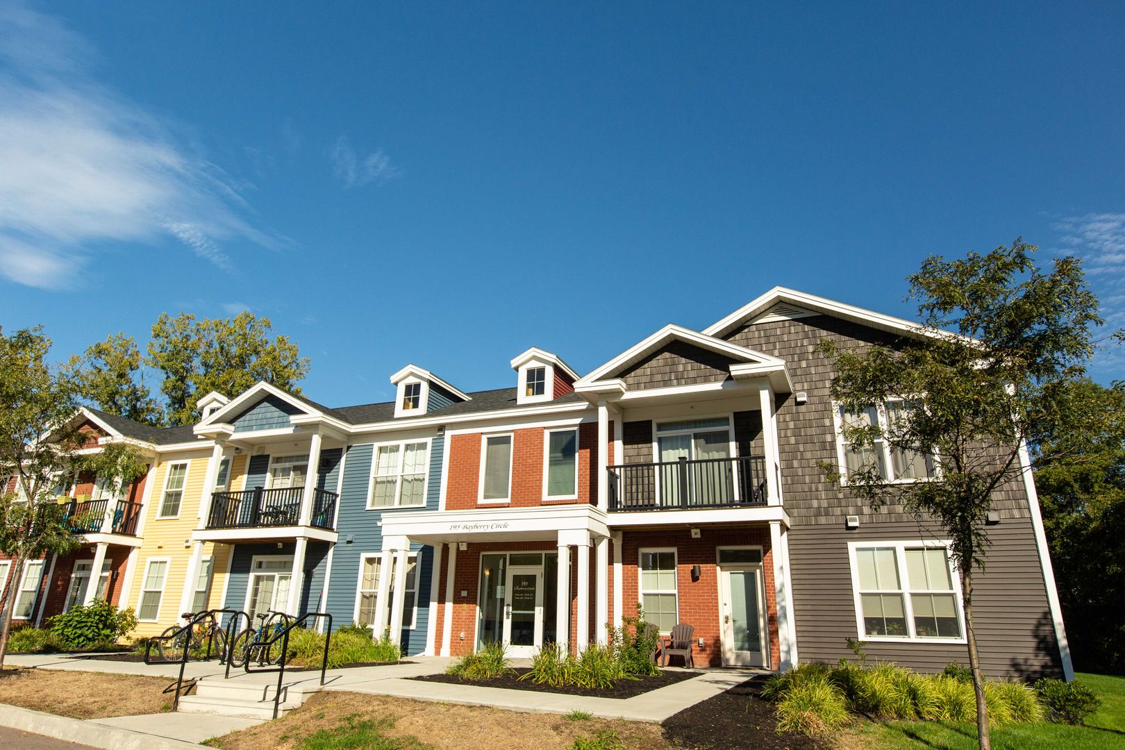 Burlington Apartment: 195 Bayberry Circle