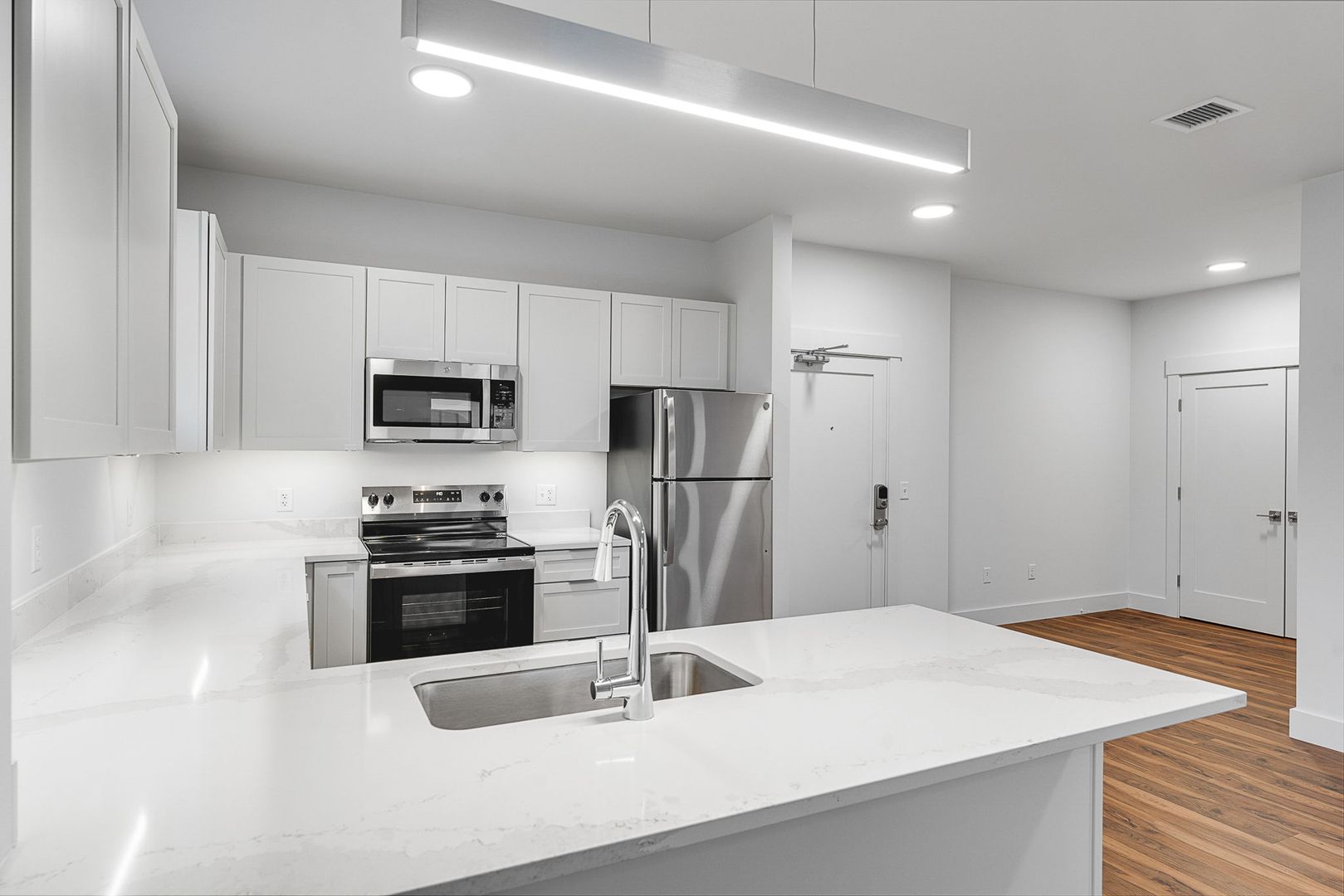 Colchester Apartment: 125 Shea Drive