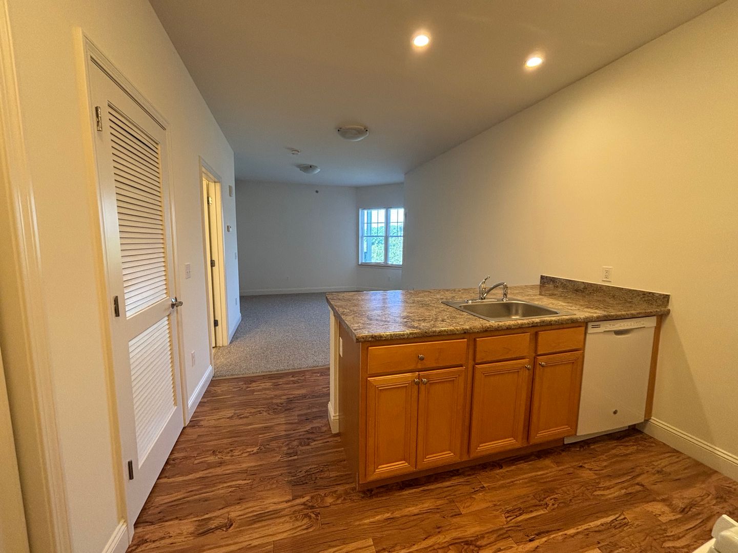 Colchester Apartment: 260 Perimeter Drive
