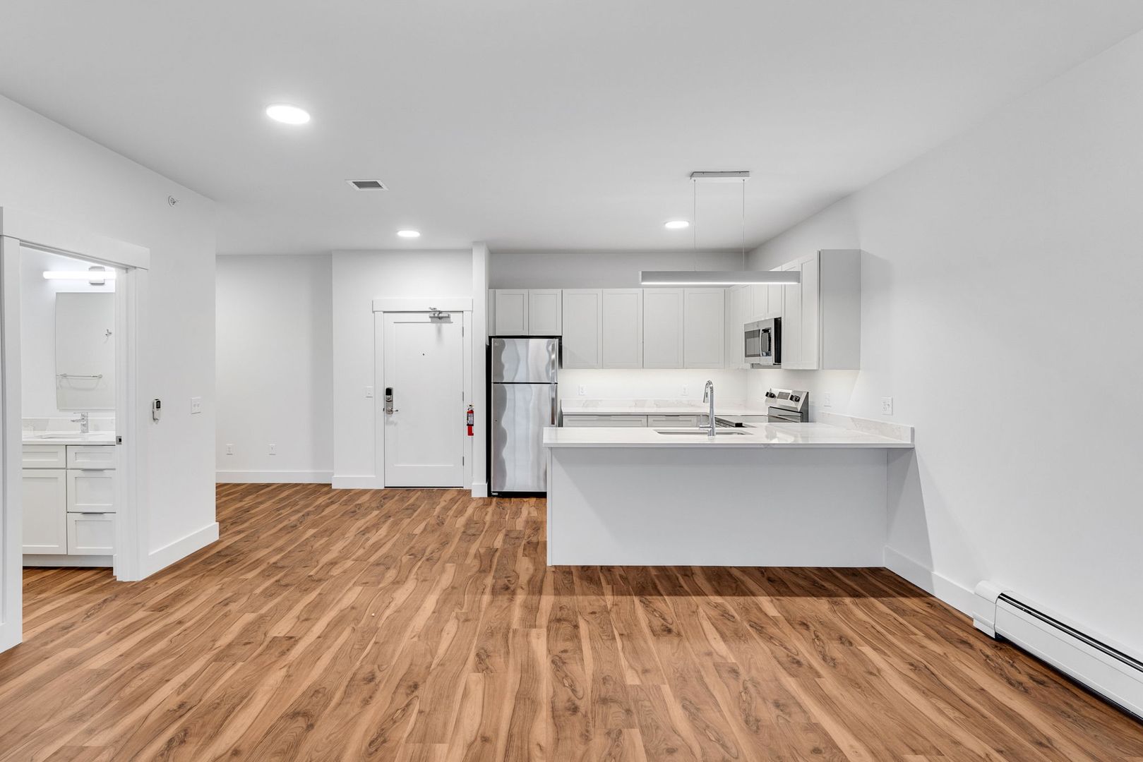 Colchester Apartment: 125 Shea Drive