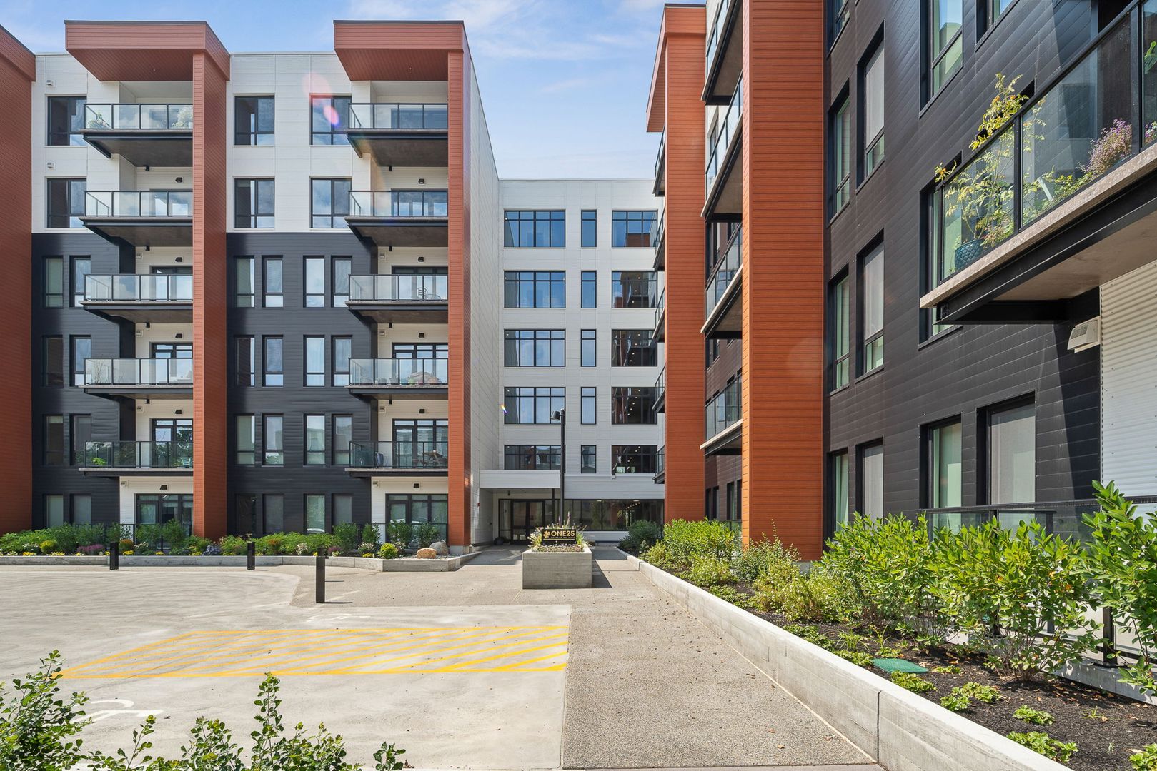 Burlington Apartment: 125 Cambrian Way