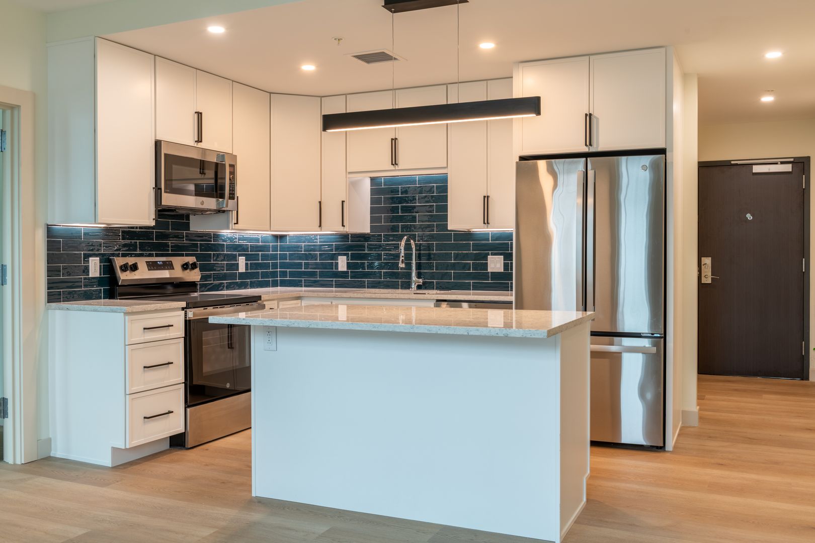 Burlington Apartment: 140 Bank Street