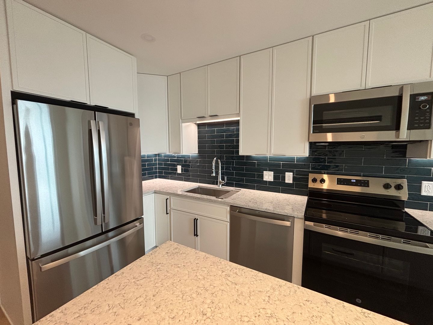 Burlington Apartment: 140 Bank Street