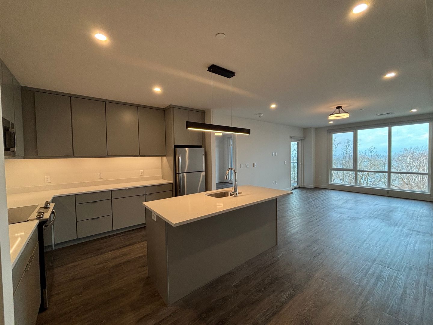 Burlington Apartment: 125 Cambrian Way