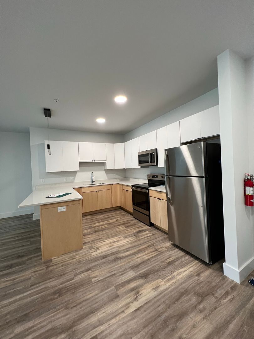 Colchester Apartment: 121 Shea Drive