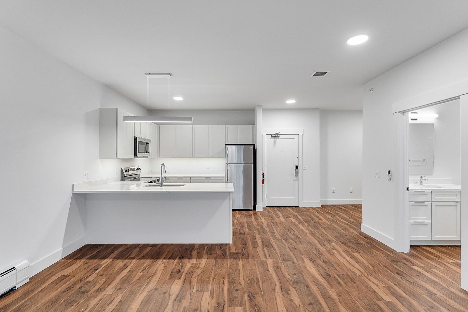 Colchester Apartment: 125 Shea Drive