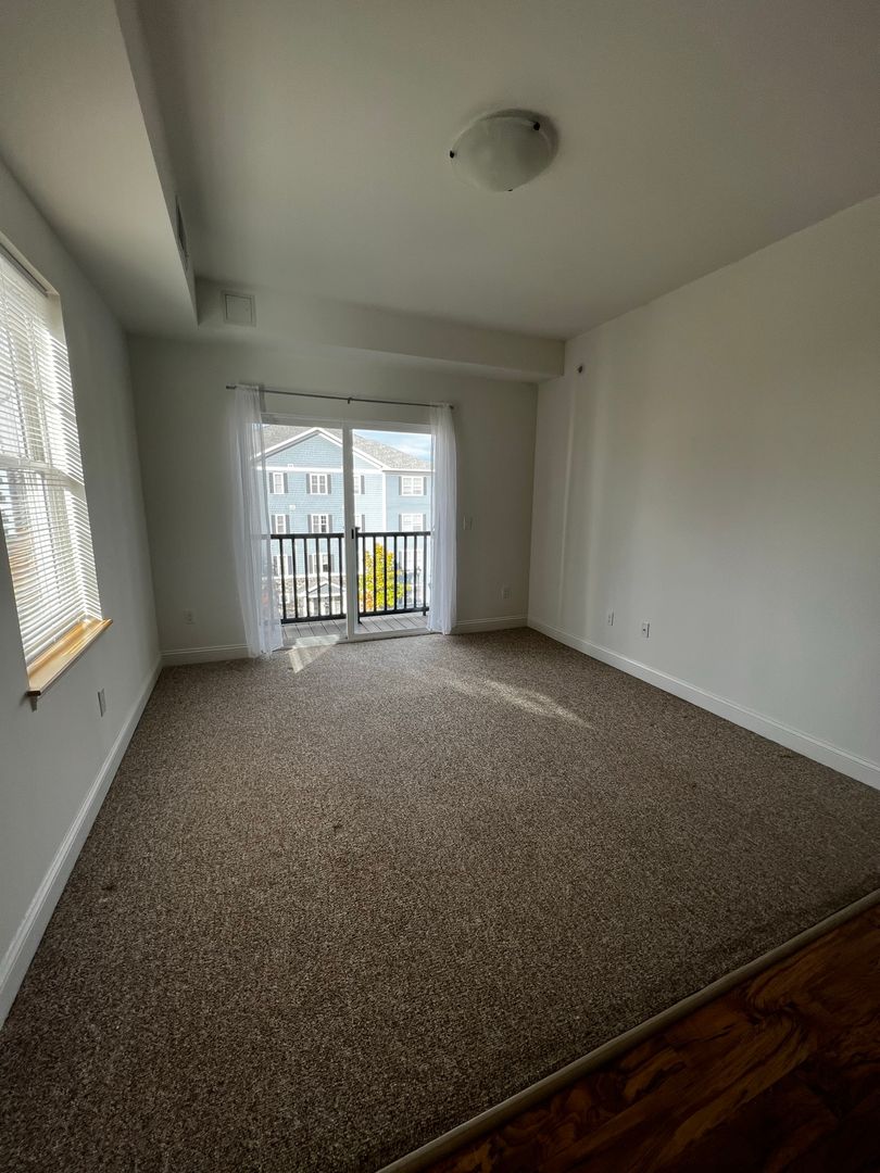 Colchester Apartment: 260 Perimeter Drive