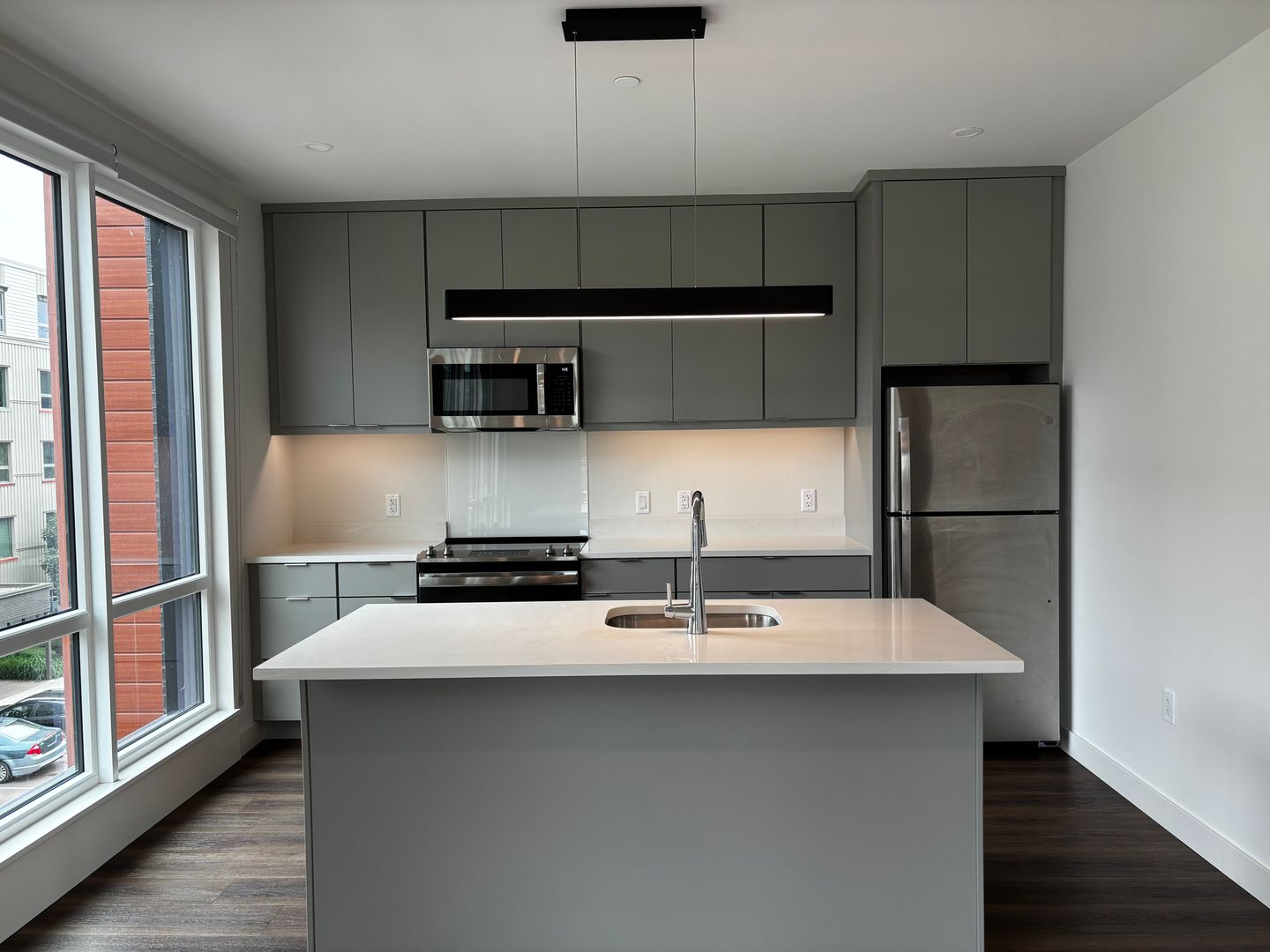 Burlington Apartment: 125 Cambrian Way