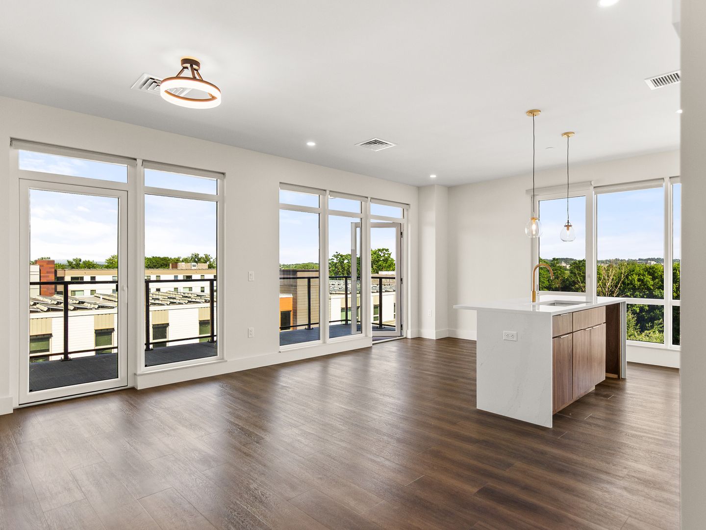 Burlington Apartment: 125 Cambrian Way