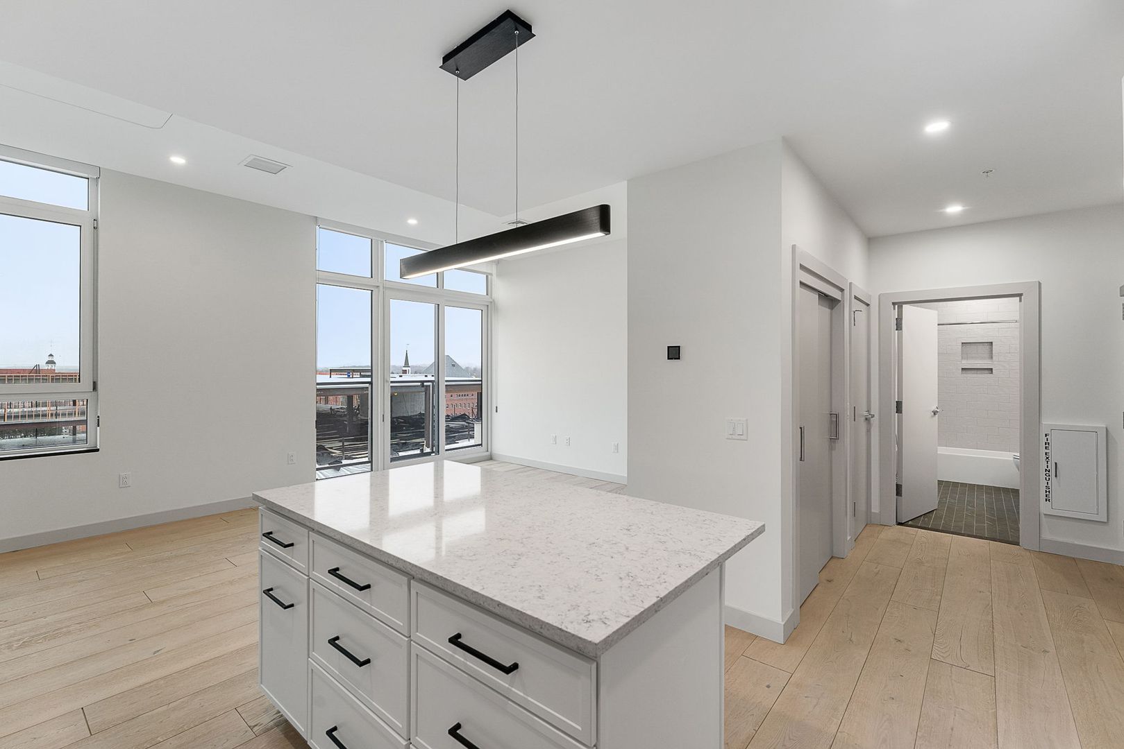 Burlington Apartment: 140 Bank Street