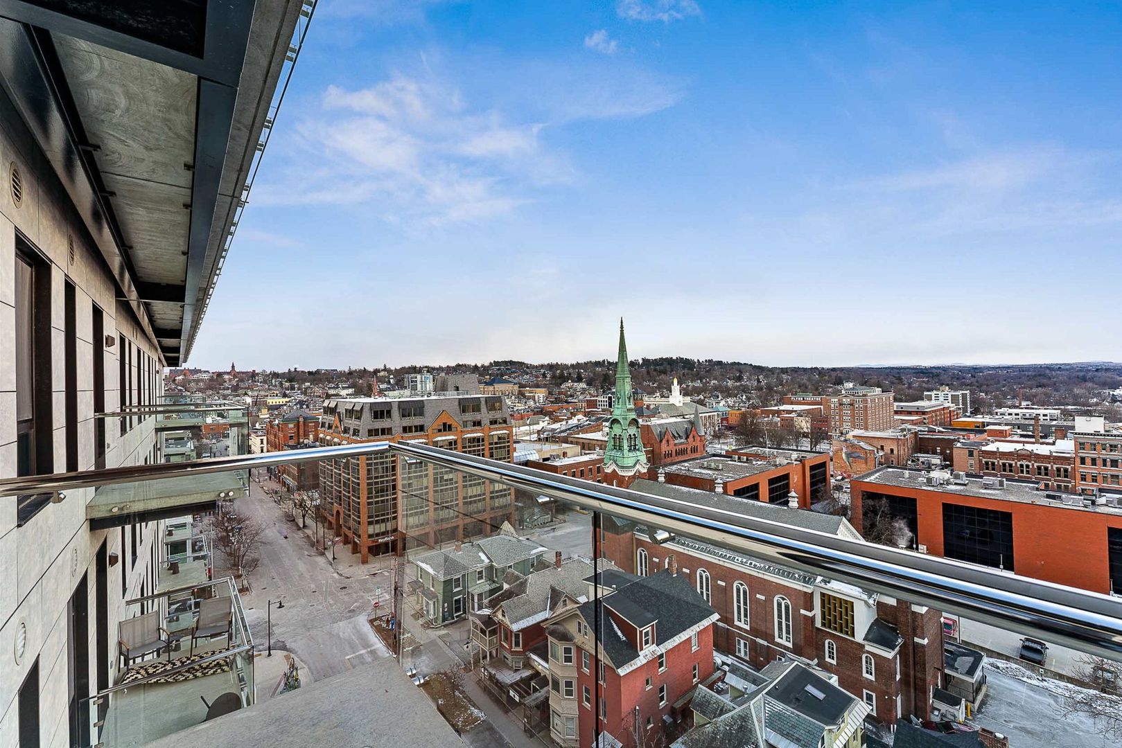 Burlington Apartment: 140 Bank Street