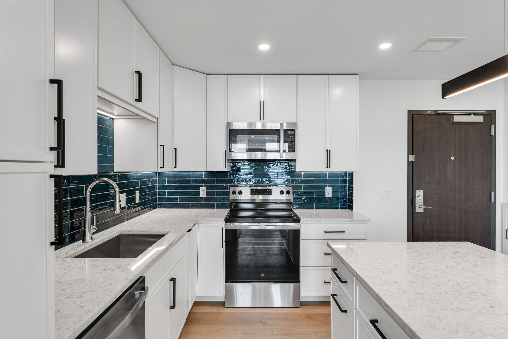 Burlington Apartment: 140 Bank Street