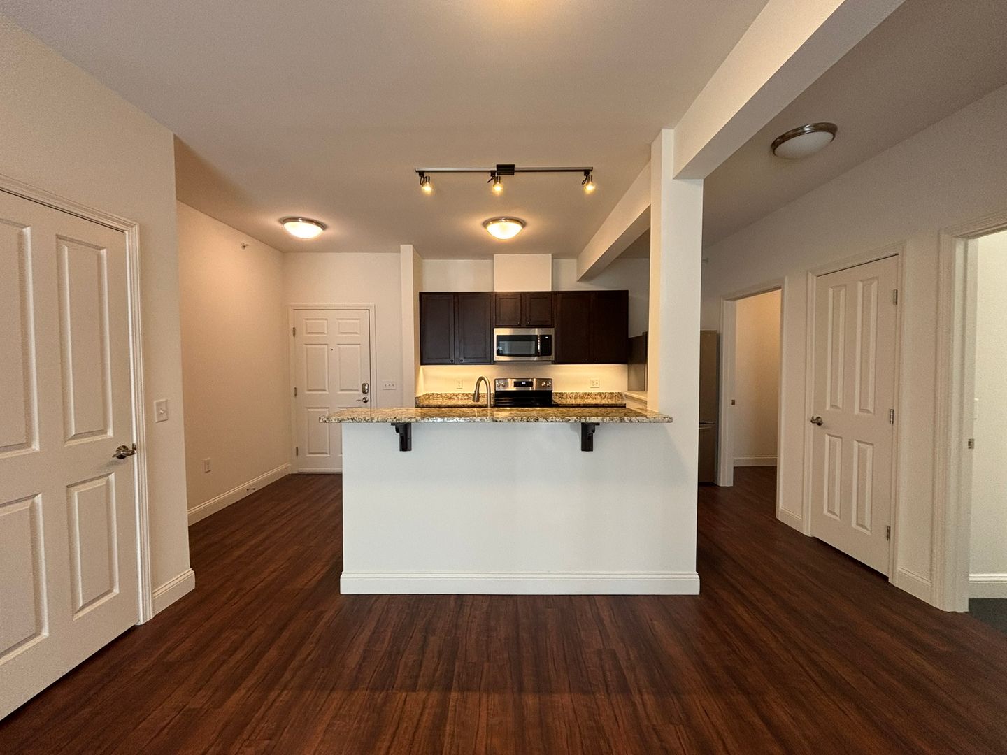 Burlington Apartment: 181 Winterberry Lane