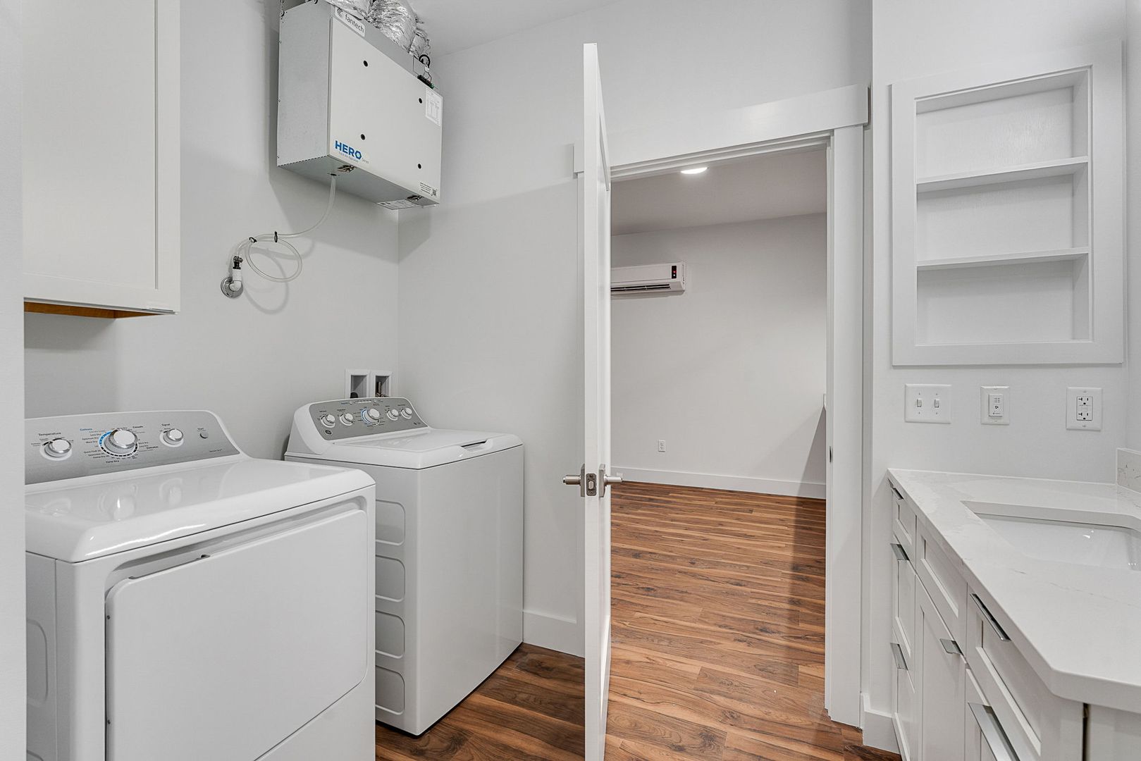 Colchester Apartment: 125 Shea Drive