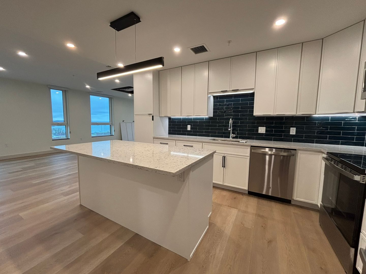 Burlington Apartment: 140 Bank Street