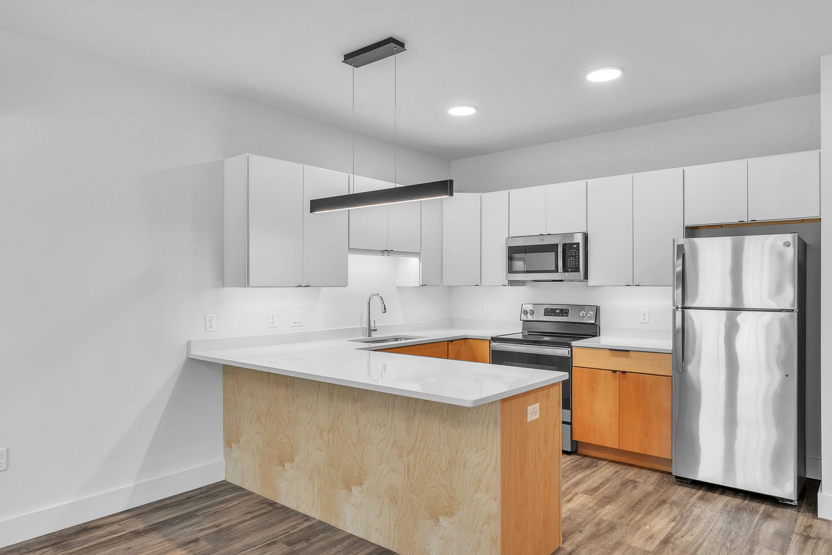 Colchester Apartment: 121 Shea Drive