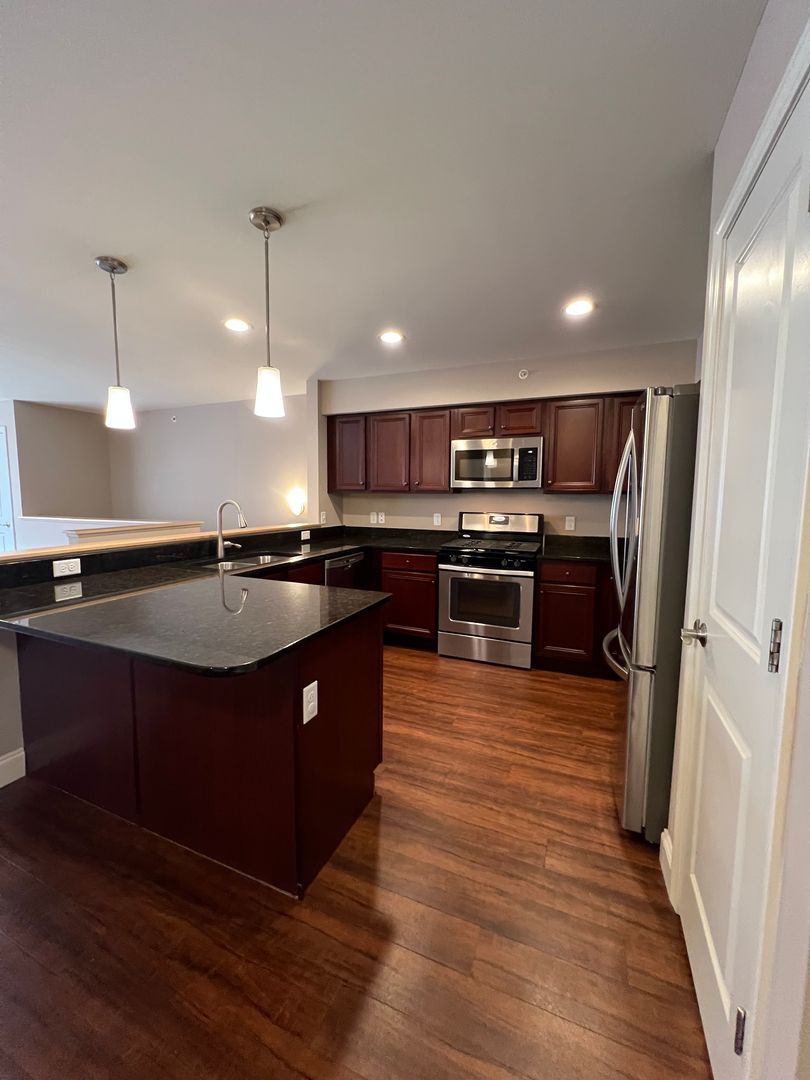 South Burlington Apartment: 109 Churchill Street