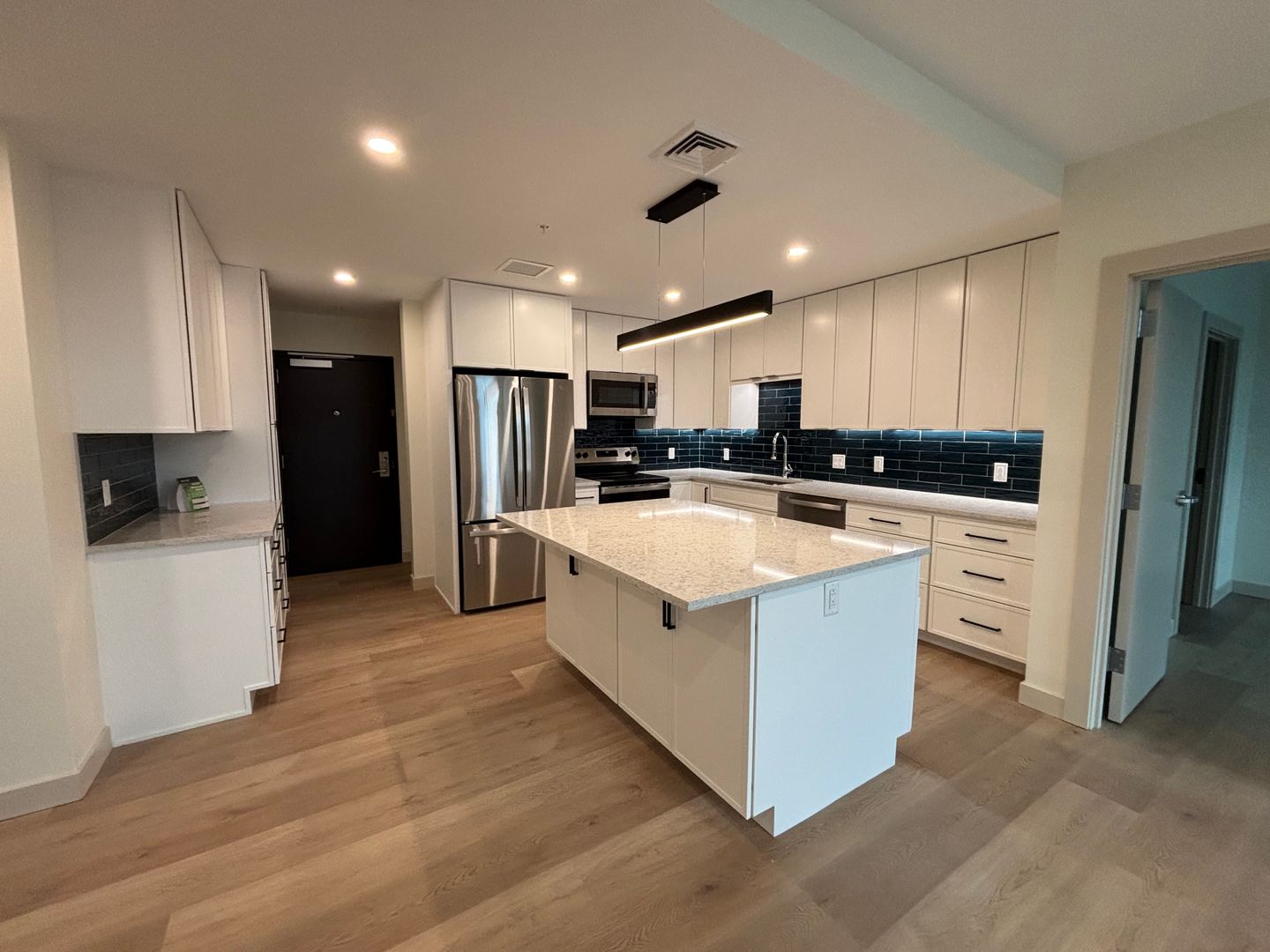 Burlington Apartment: 140 Bank Street