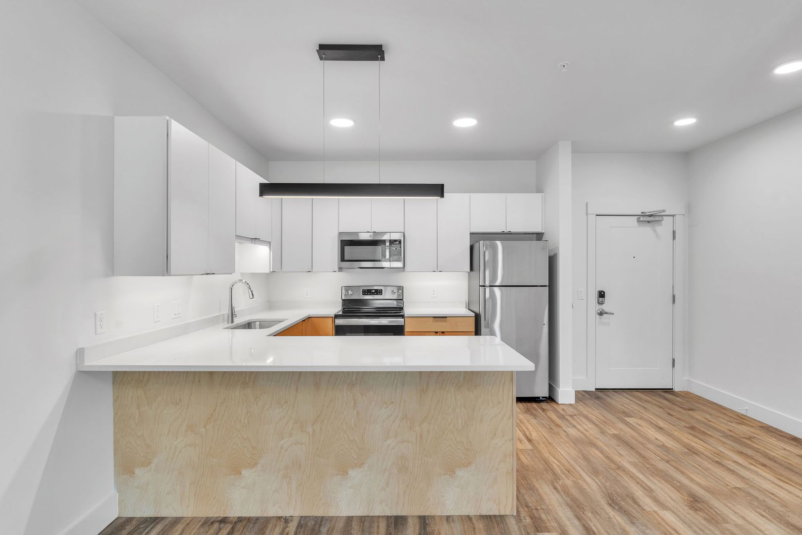 Colchester Apartment: 121 Shea Drive