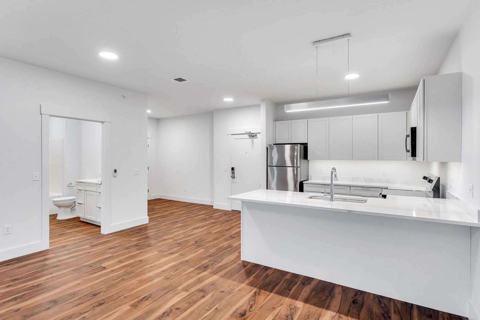 Colchester Apartment: 125 Shea Drive