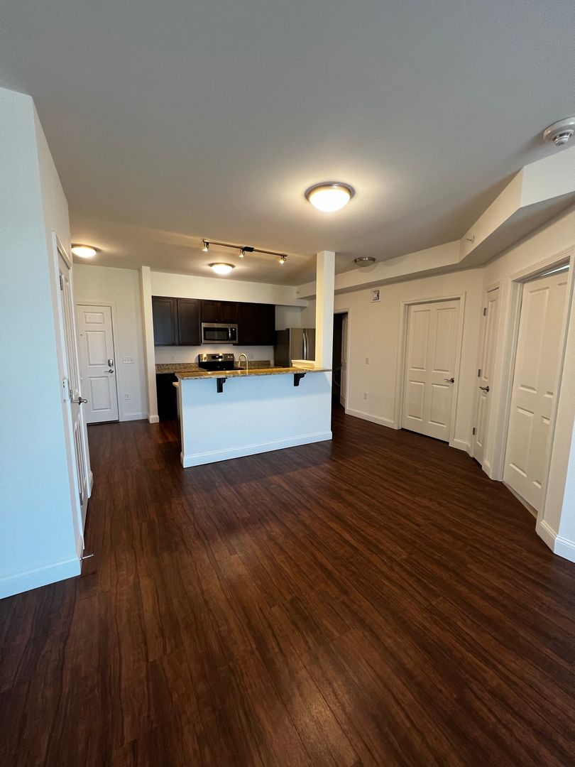 Colchester Apartment: 102 Perimeter Drive