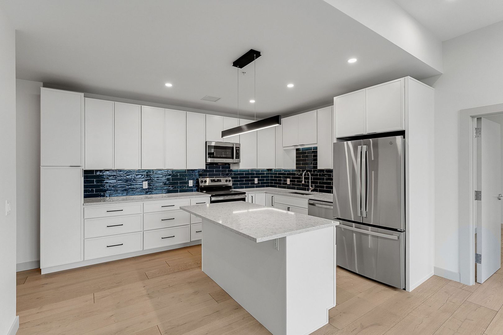 Burlington Apartment: 140 Bank Street