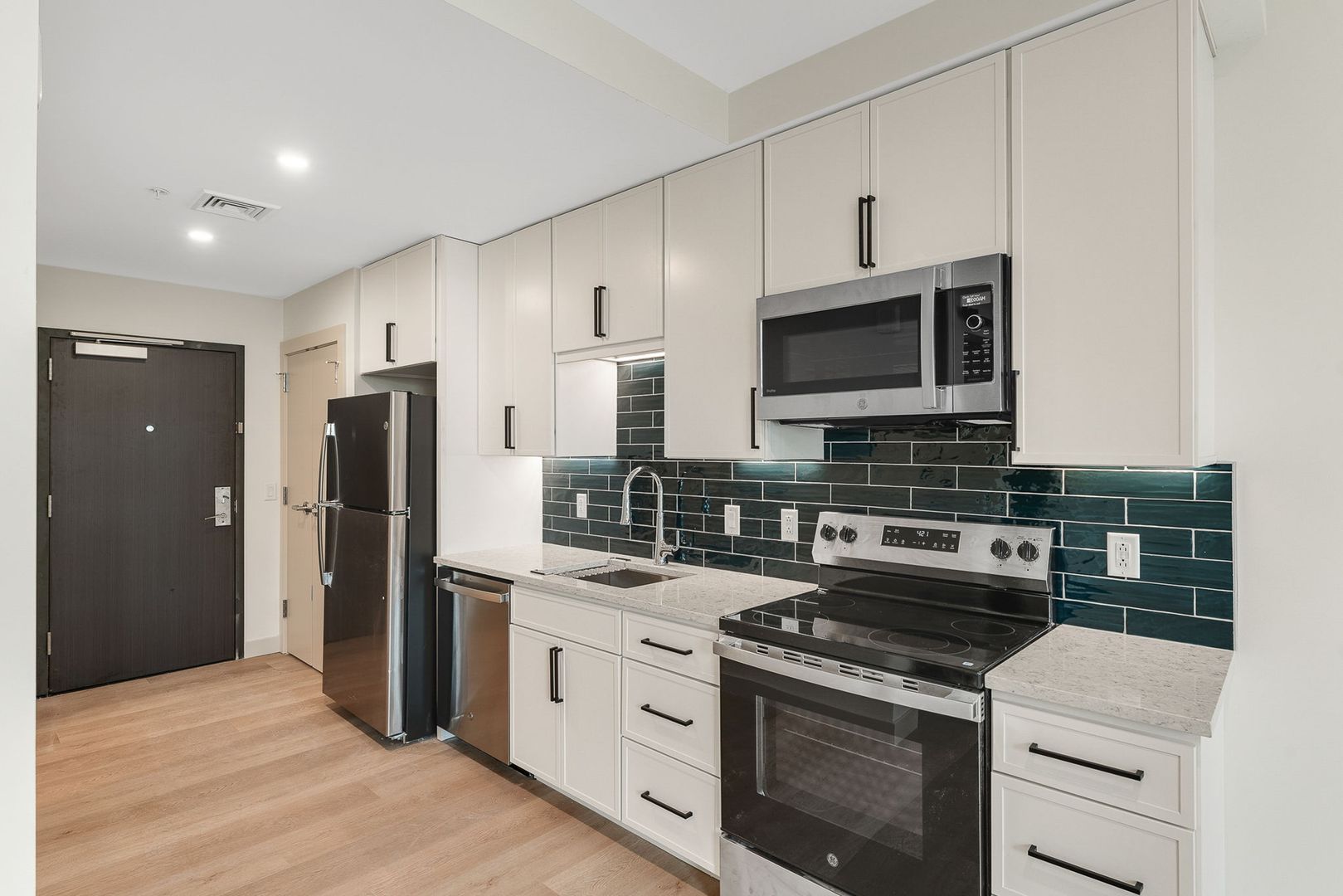 Burlington Apartment: 140 Bank Street