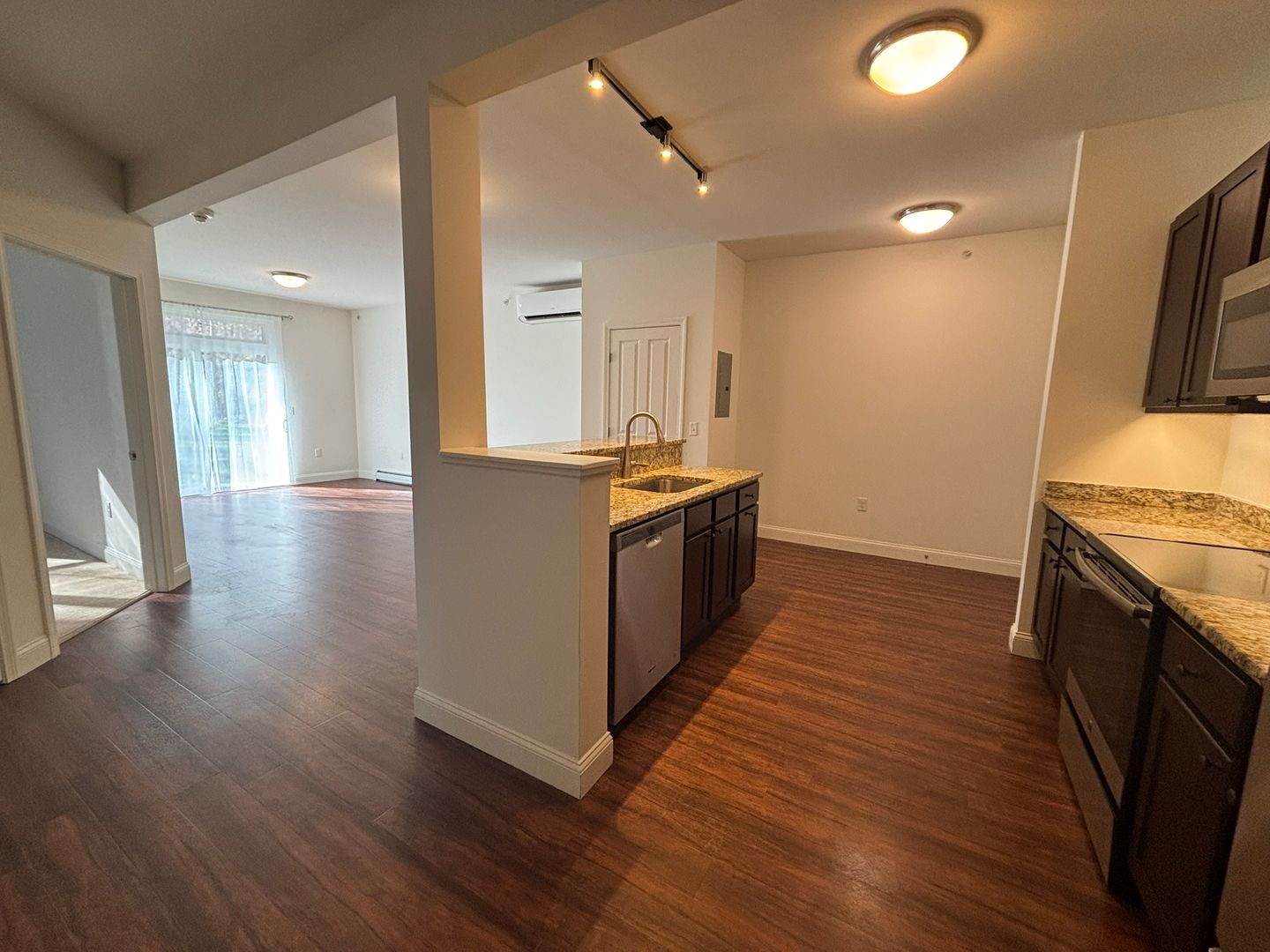 Burlington Apartment: 181 Winterberry Lane