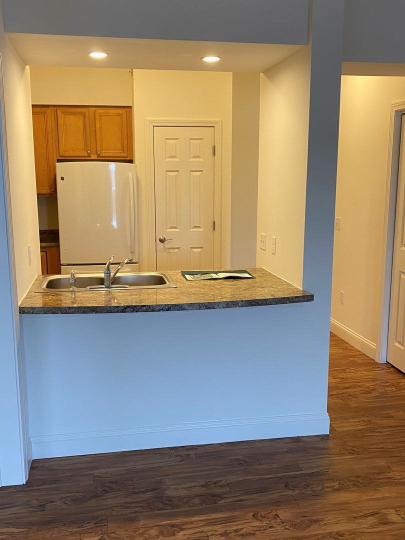 Colchester Apartment: 260 Perimeter Drive