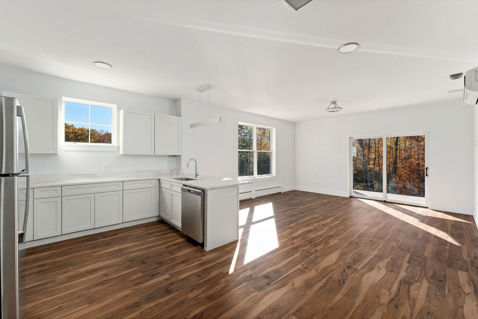 Colchester Apartment: 125 Shea Drive