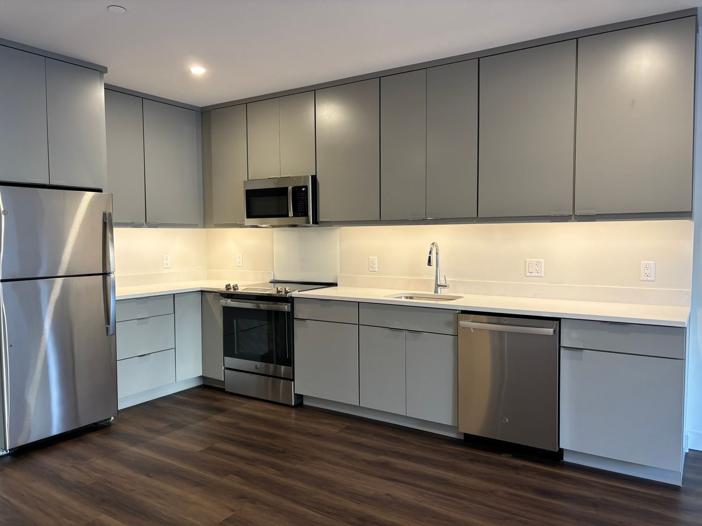 Burlington Apartment: 125 Cambrian Way