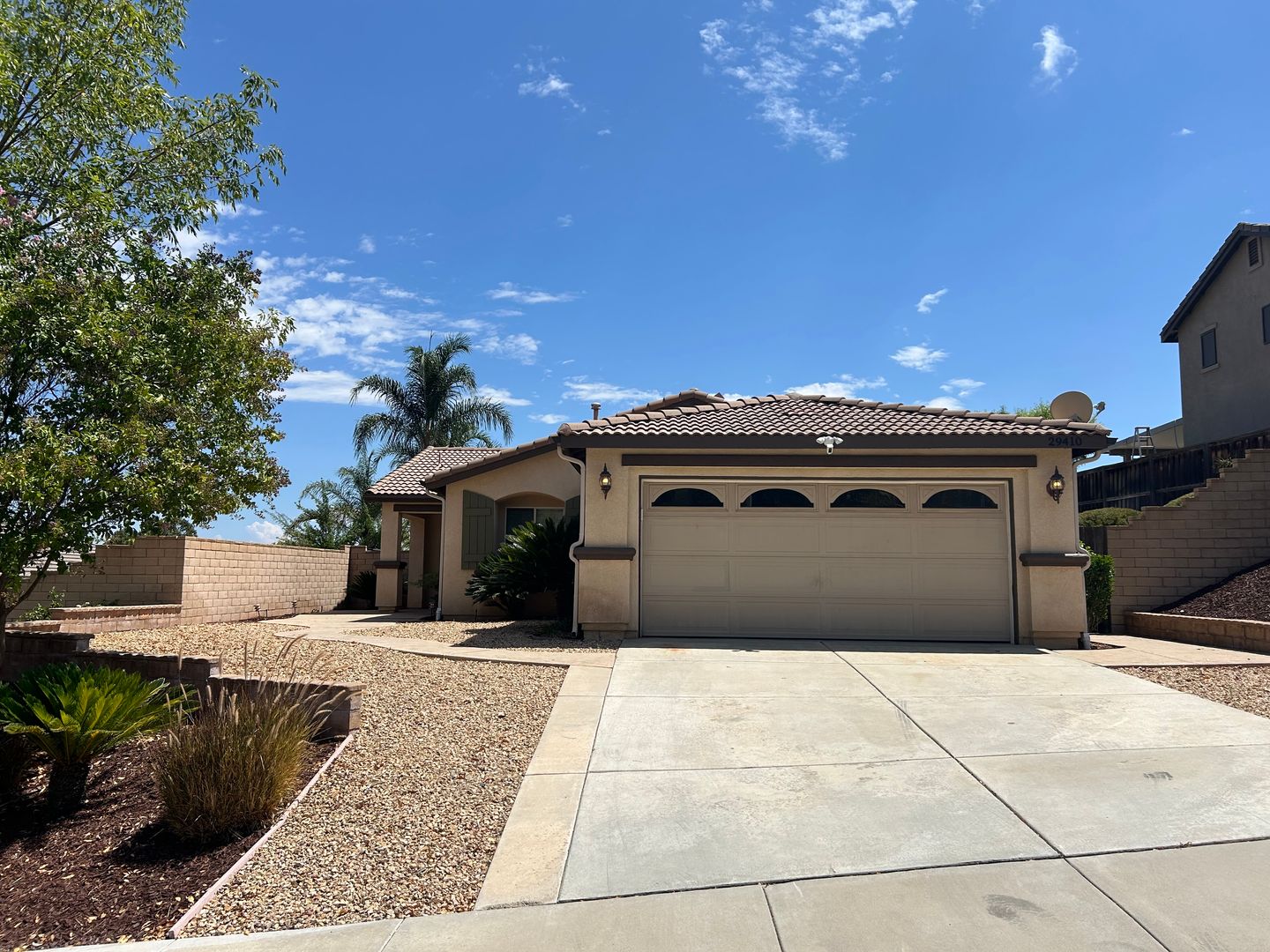 Lake Elsinore House: 29410 Falling Leaf