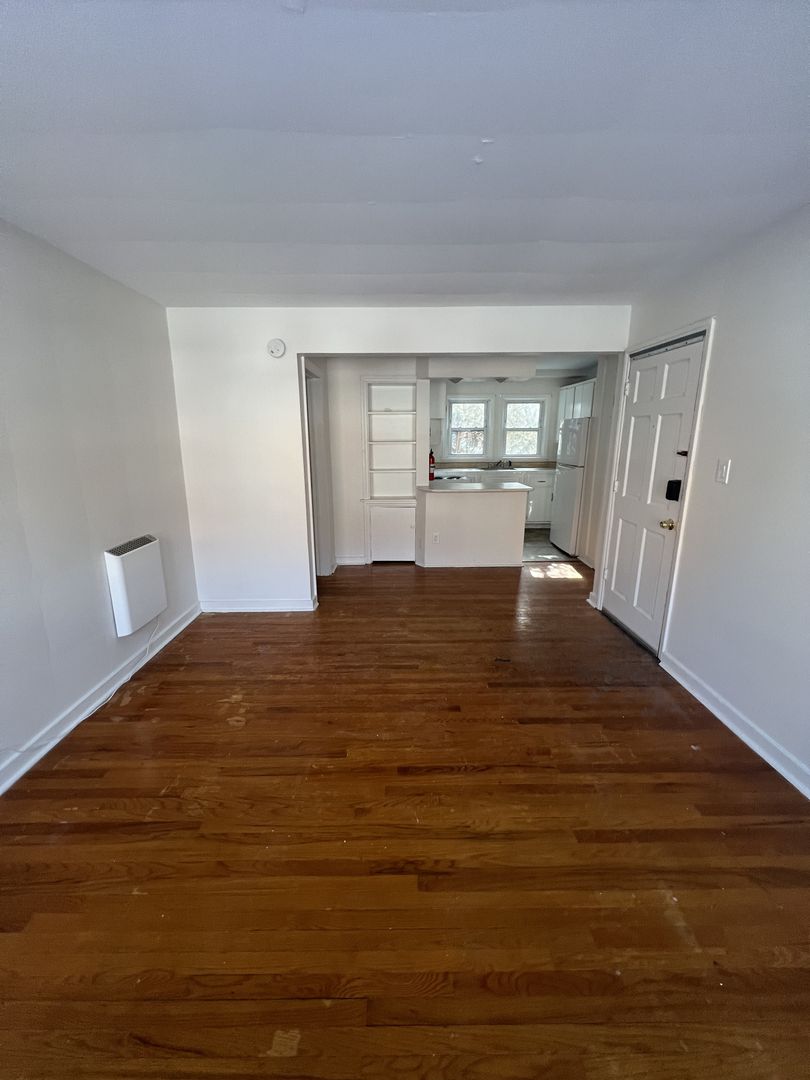 Niskayuna Apartment: 2331-2333 Niskayuna Dr.