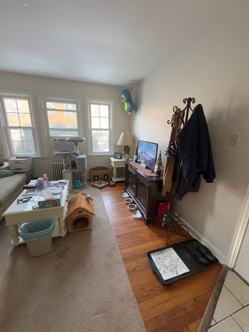 Niskayuna Apartment: 2331-2333 Niskayuna Dr.