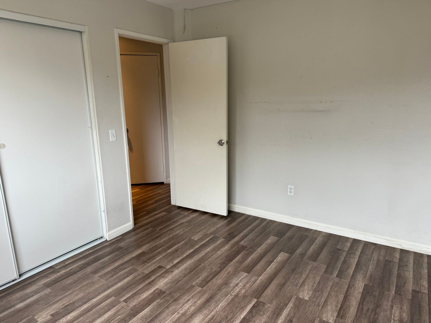 Glancy Dr 8 of 12