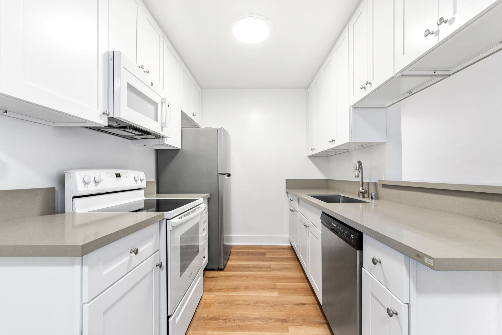 Los Angeles Apartment: 7513 Fountain Ave