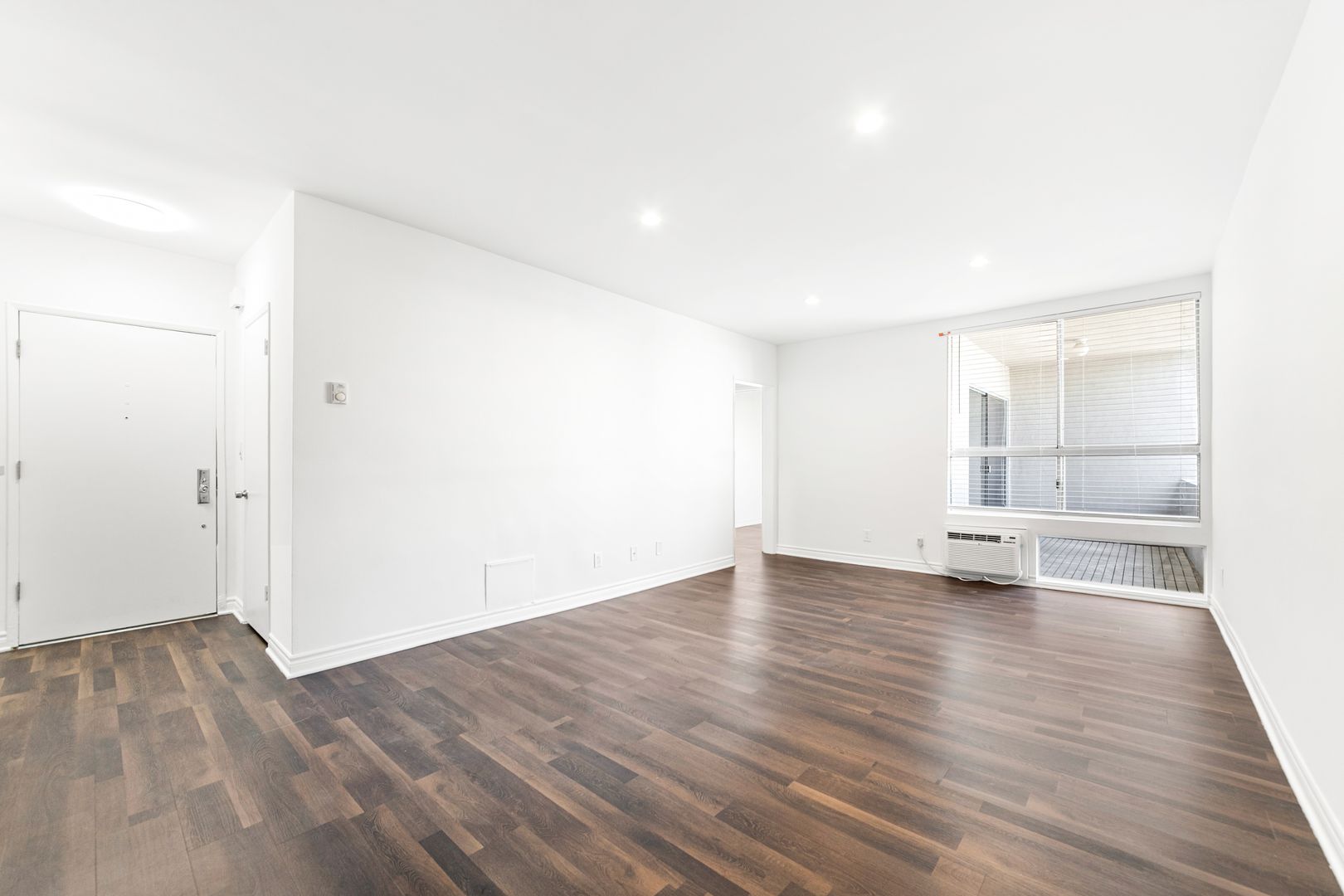 Los Angeles Apartment: 7513 Fountain Ave