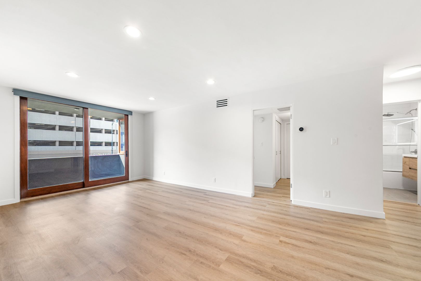 Beverly Hills Apartment: 310 N. Crescent Dr.