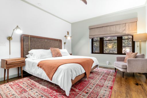 Spacious Bachelor in the heart of Hollywood – photo 1