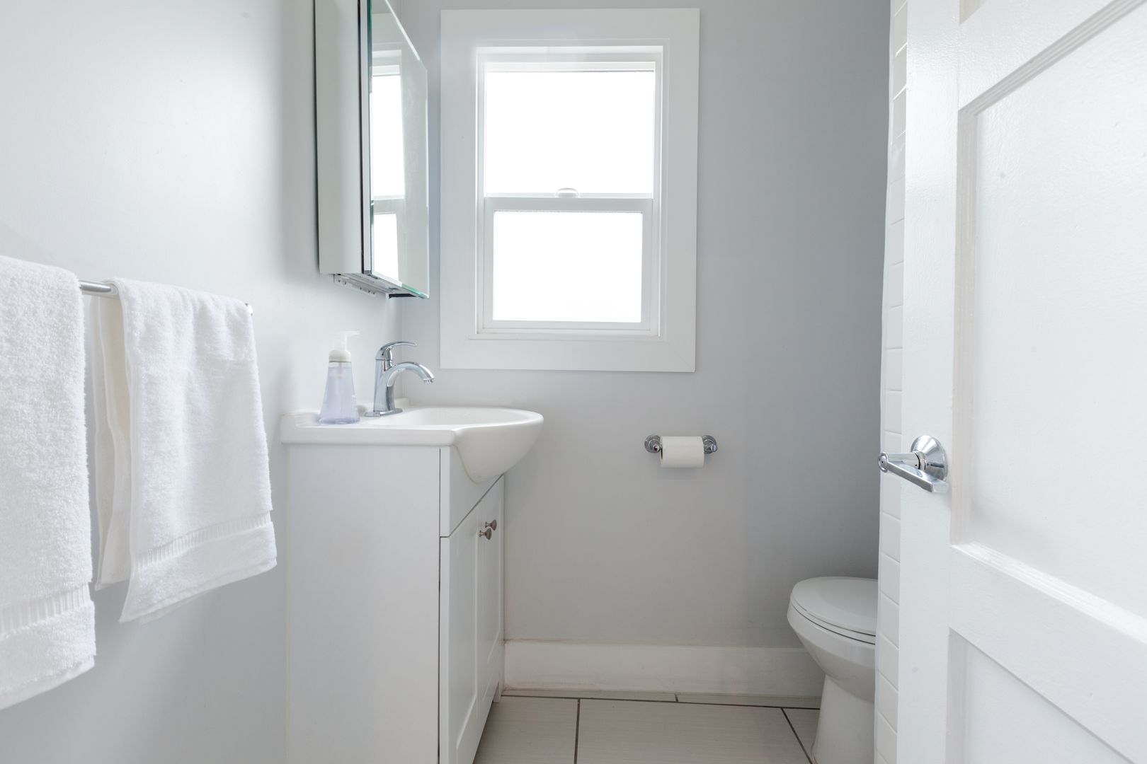 Los Angeles Apartment: 464 N. Ogden Dr.