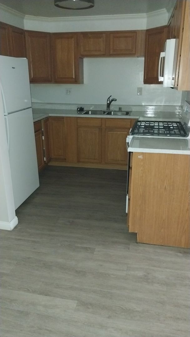 El cajon Apartment: 344 Compton St