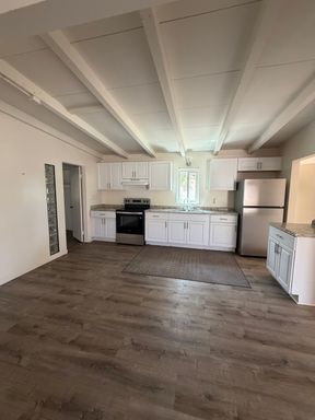 2 bed 1 bath home – photo 1