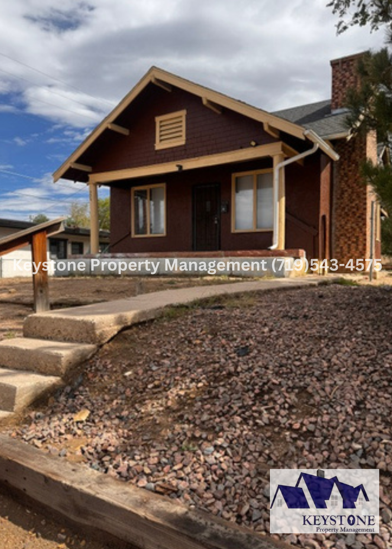 Pueblo House: 906 N. Glendale Ave.